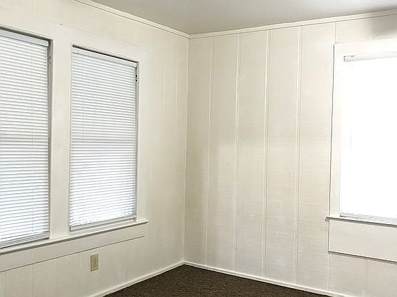 2nd image of 1620 W 5th Ave