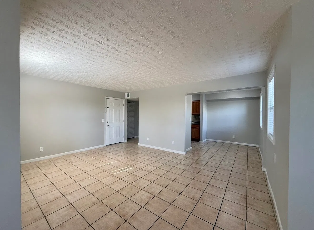 204 Marshall Ave — Photo 2