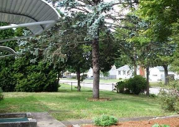 3rd image of 5 Greenway Dr