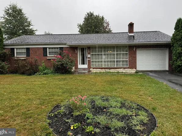 855 Anthony Ave, Waynesboro, PA 17268