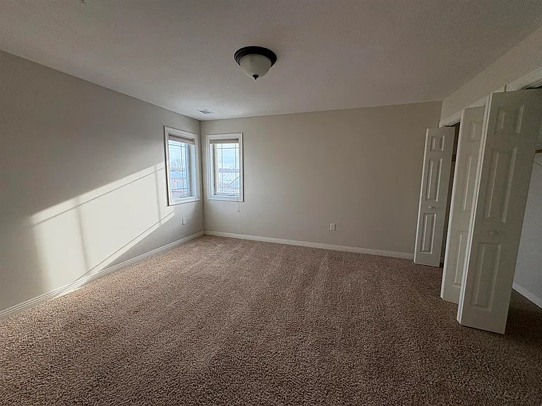 3707 S Broadway St — Photo 40