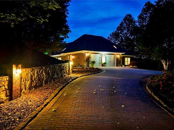 3rd image of 1098 Phillips Way