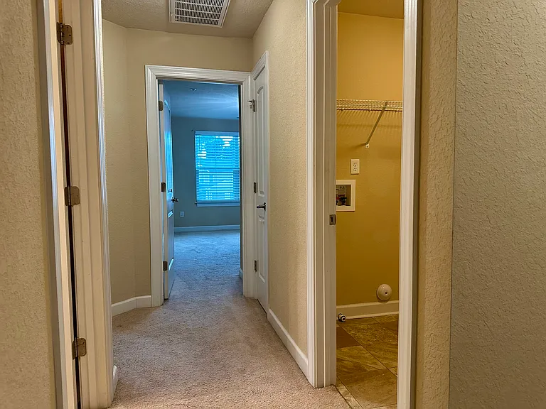 700 Albertine Ct — Photo 27
