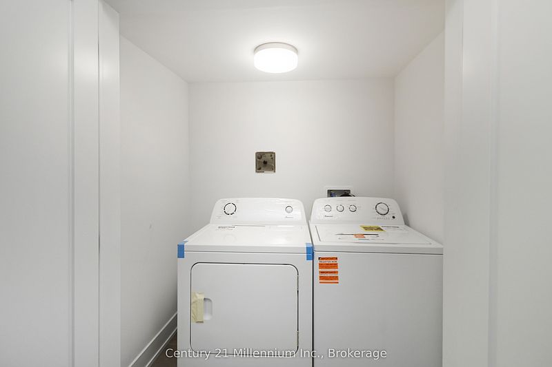 The Blue Mountains Townhouse for rent - 3 Bedrooms — photo 21