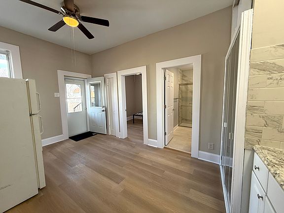 5th image of 2042 W Chicago Ave #3R