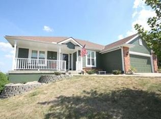 1521 Ridgeway Dr, Liberty, MO 64068