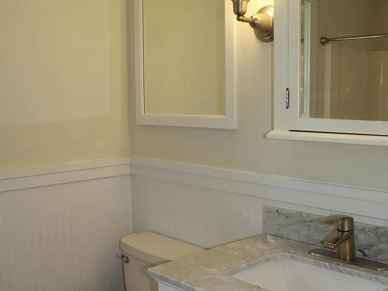 213 E Cottage Grove Ave — Photo 6