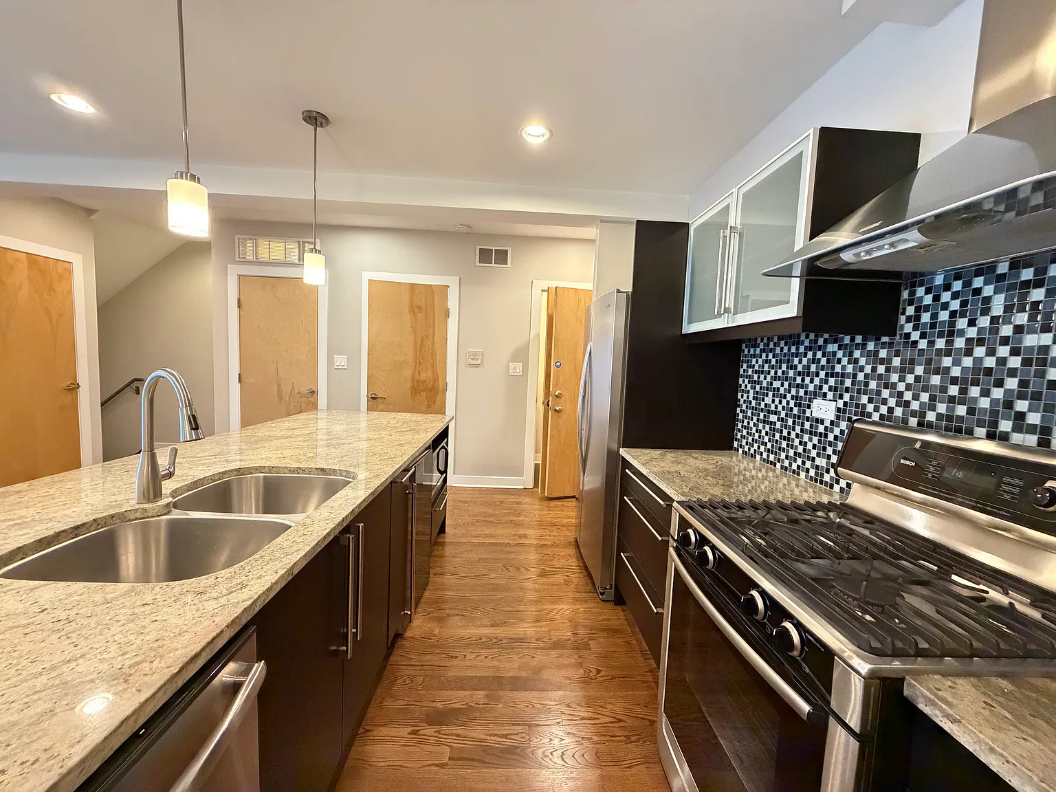 2 bed, 2.5 bath, 1109 sqft, $3,863 — Photo 2