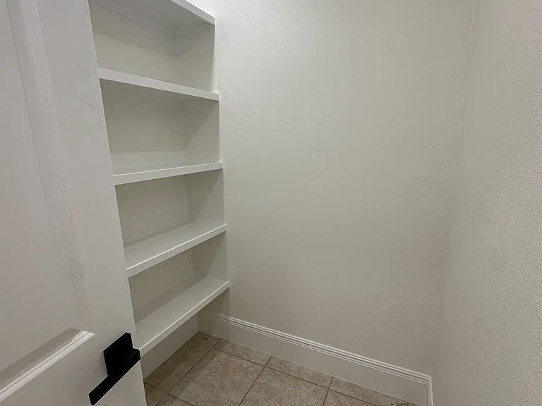 2723 Longwood Dr — Photo 22