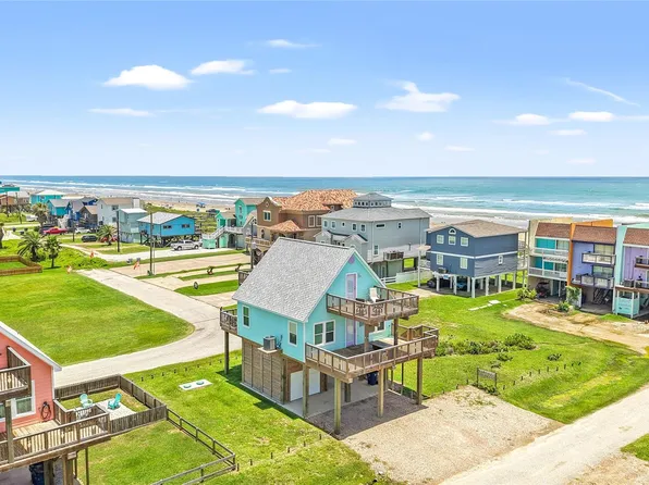 110 Pelican Pl, Freeport, TX 77541