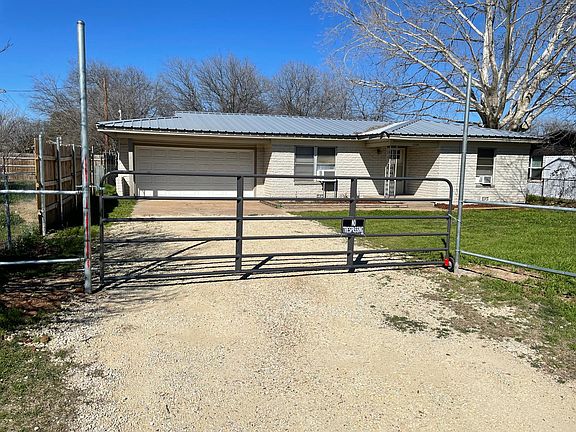 4th image of 3108 Lipan Hwy