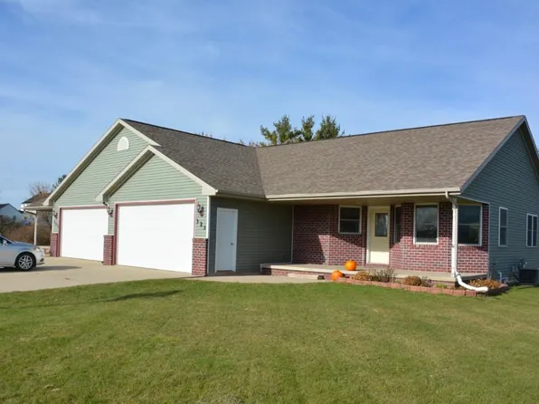 325 Cordy Ln, Hortonville, WI 54944