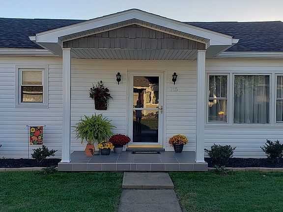 2nd image of 715 Hillcrest Ln