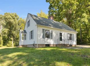 750 Bow Ln, Middletown, CT 06457