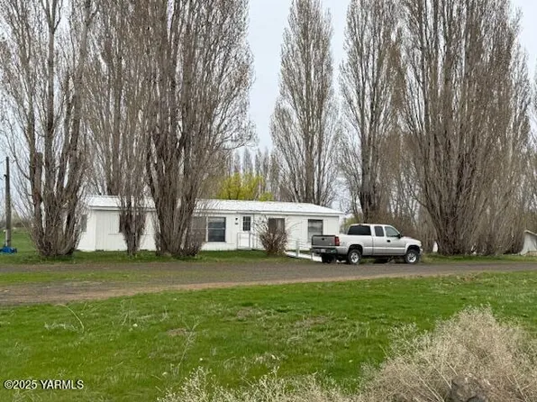 8921 Naches Heights Rd, Tieton, WA 98947