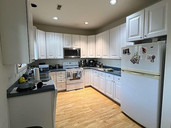 2nd image of 1619 N Clybourn Ave APT 2