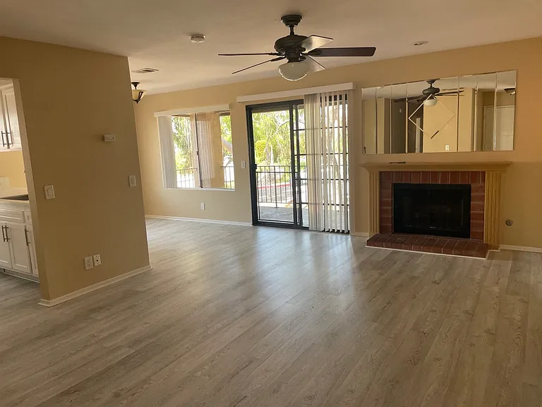 1038 Grape St — Photo 2