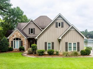 1556 River Oaks Dr, Jacksons Gap, AL 36861