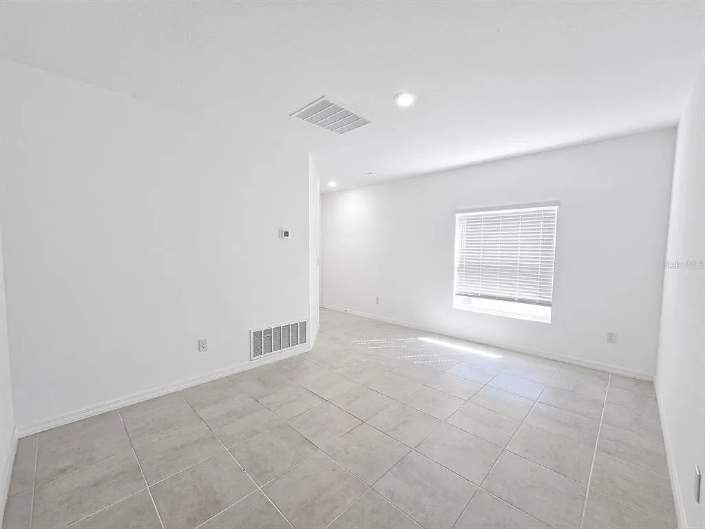 3 bed, 2.0 bath, 1585 sqft, $2,350 — Photo 2