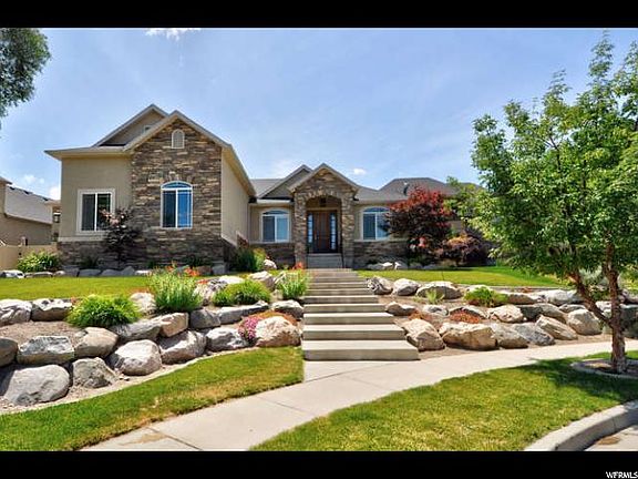2nd image of 10002 Caddie Cir