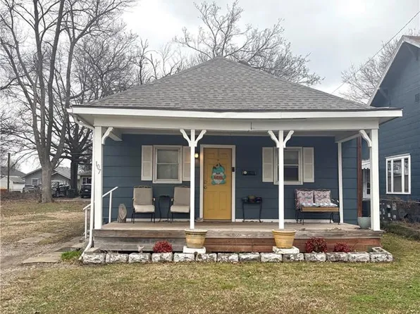 107 E 22nd St, Pittsburg, KS 66762