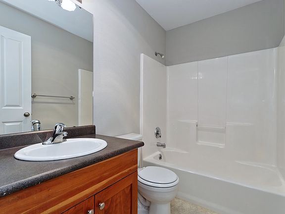 4th image of 13351 Ambaum Blvd SW