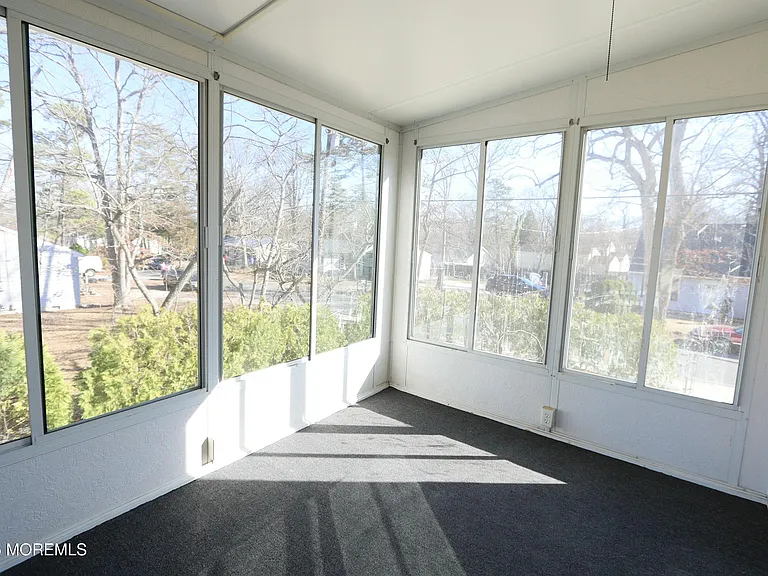 900 Hunter Blvd — Photo 9