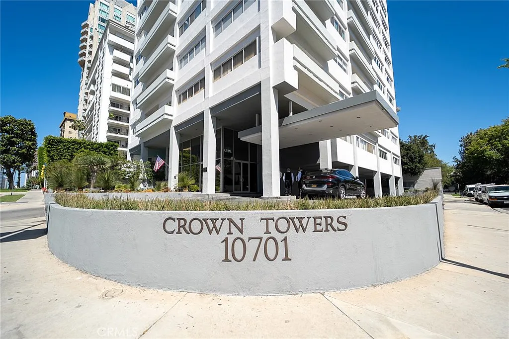 1 bed, 1099 sqft, $3,950 — Photo 1