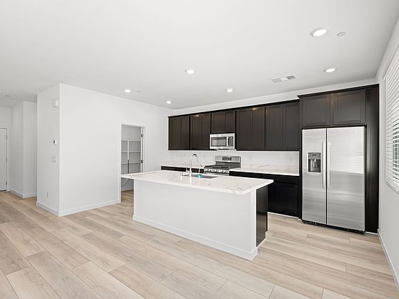 5 web or mls Lennar 2611 MORNING MOON ST 5