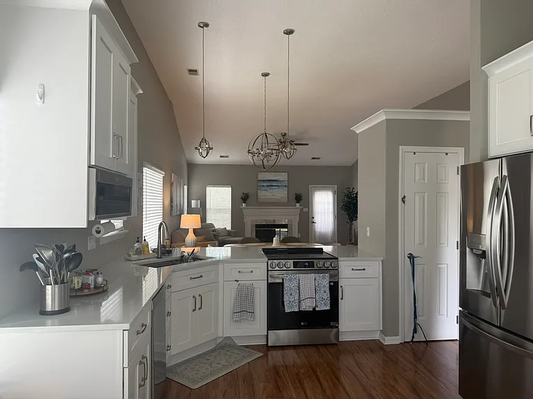 Kitchen - Open to the living room