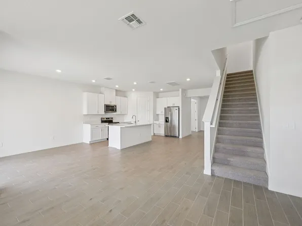 9009 Venetia Ct, Palmetto, FL 34221