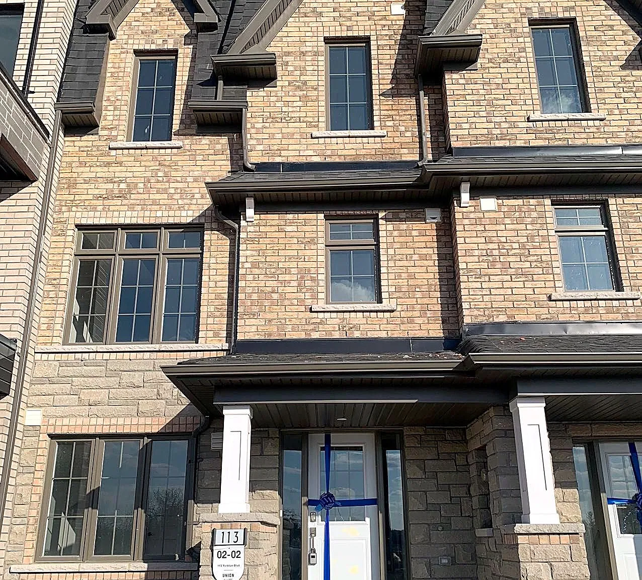 4 bed, $3,950 — Photo 1