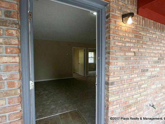 2nd image of 5555 Playa Way APT 1