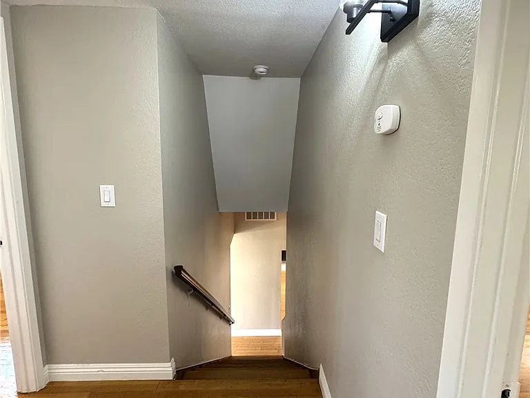 4037 S Ellesford Ave — Photo 33