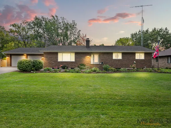 224 Dunkery Dr, Sycamore, IL 60178