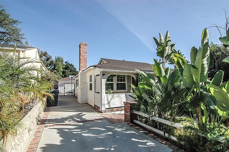 1st image of 4214 La Tour Way
