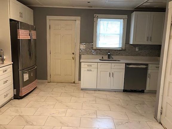 2nd image of 25 Forest Ave #25