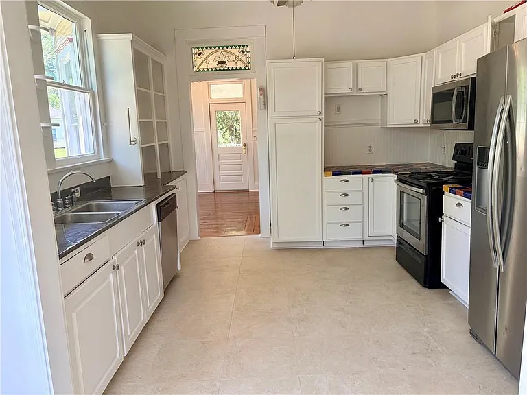 410 E Park Ave — Photo 4