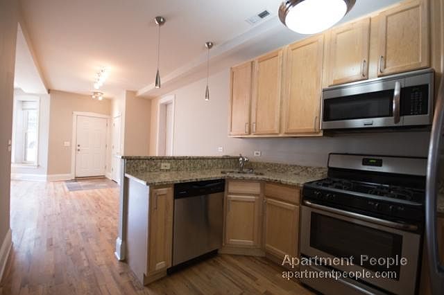 1st image of 1935 N Wood St #Ground