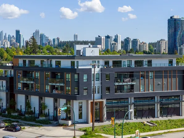 4502 Rupert St, Vancouver, BC V5R 2G7