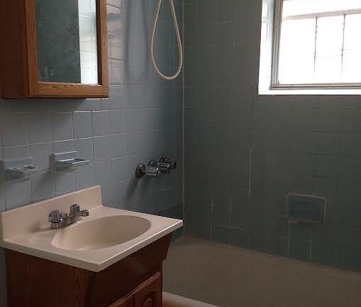 5th image of 2121 Crescent St
