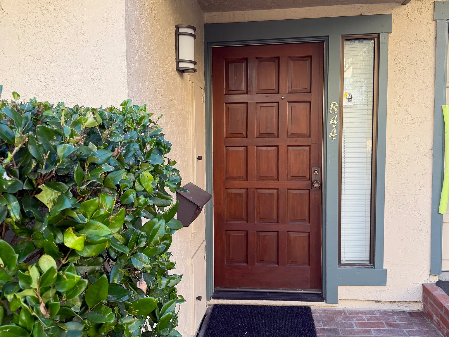 2 bed, 1.5 bath, 1350 sqft, $4,100 — Photo 3