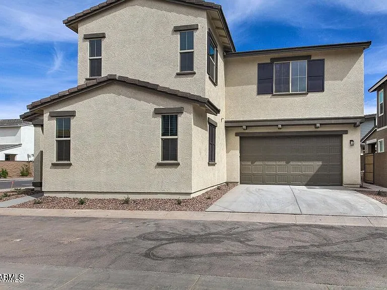 2831 S Central Dr — Photo 2