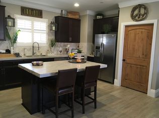 383 Tom McGuinness Jr Cir, Fallbrook, CA 92028