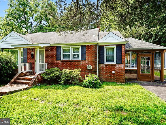 3rd image of 3419 Clayborne Ave