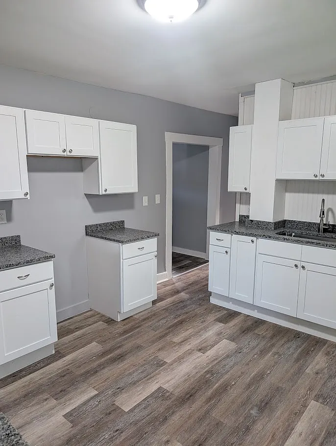 5 bed, $1,900 — Photo 4
