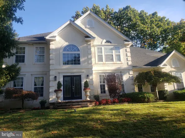 1600 Snowberry Dr, Williamstown, NJ 08094