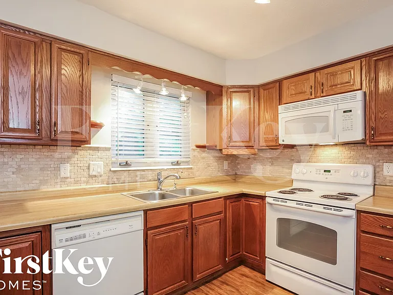 6921 Mapleton Ct — Photo 6
