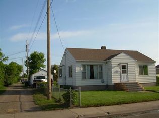 616 5th St SW, Sidney, MT 59270