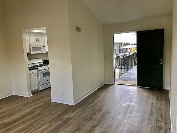 4th image of 4855 70th St APT 10